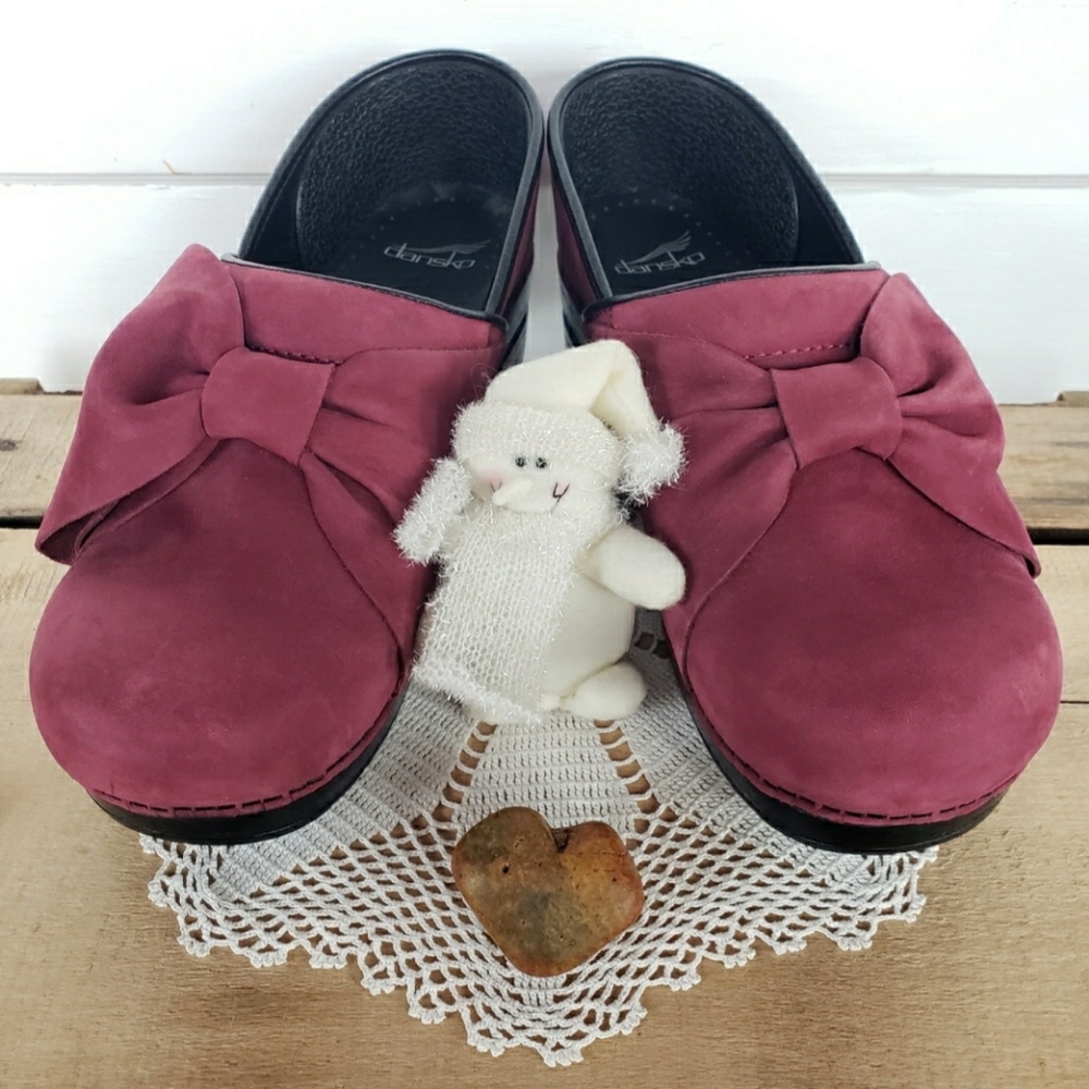 Patriotic RED Dansko Pro Bow Clogs Dusty Suede Cottage Distressed Boho Prairie ♡ - Picture 7 of 15